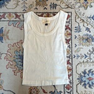 Universal Threads white tank